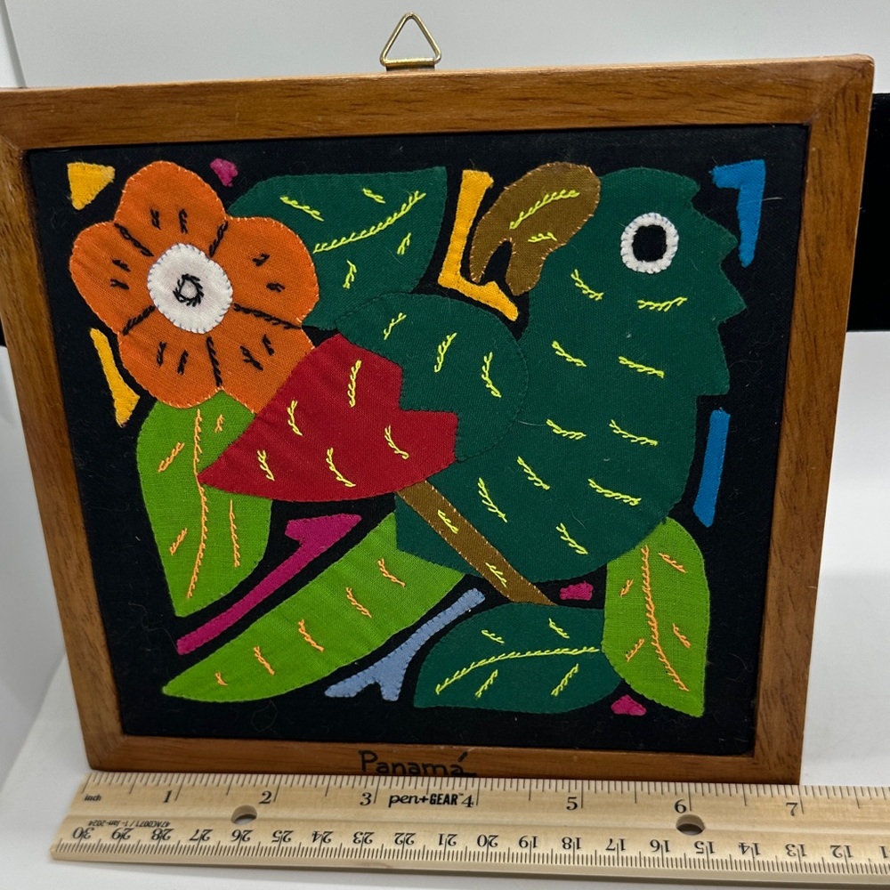 Vintage Framed Panamanian Mola Indigenous Bird Wall Art. - Picture 3 of 3